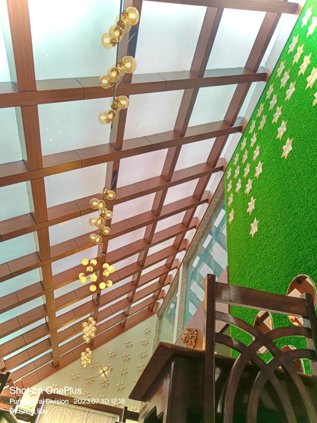 Hotel Kuber Palace ! Puri Near-Sea-Beach-And-Temple Fully-Air-Conditioned-Hotel With-Lift-And-Parking-Facility ภายนอก รูปภาพ